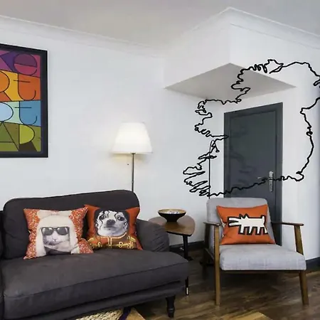 Apartment Central Artsy 3 Bedroom 1 Bathroom With Parking Galway