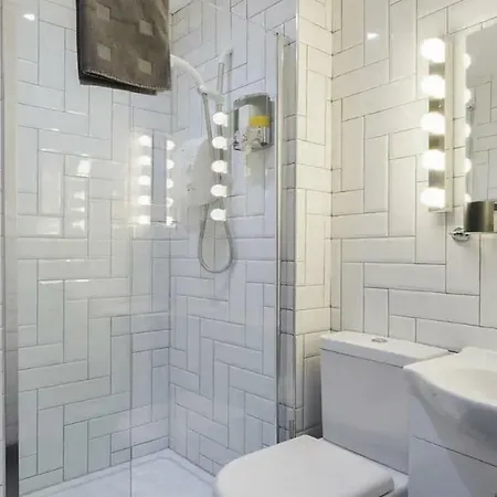 Central Artsy 3 Bedroom 1 Bathroom With Parking Galway